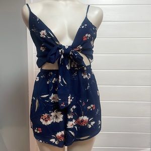 Super cute Navy romper!